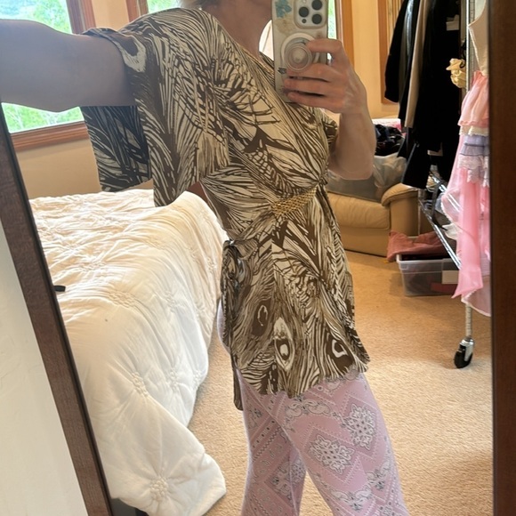 SKY TOP Y2K 100% silk blouse short sleeve feather print cream taupe tan sz S - Picture 9 of 10